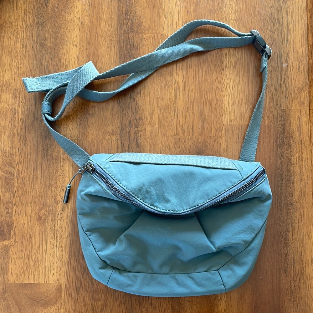 Athleta Fanny Pack